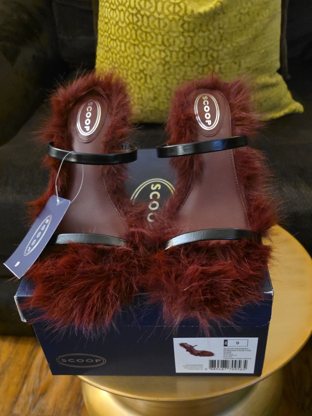 Scoop Maroon Faux-Fur Strap Slide Sandals